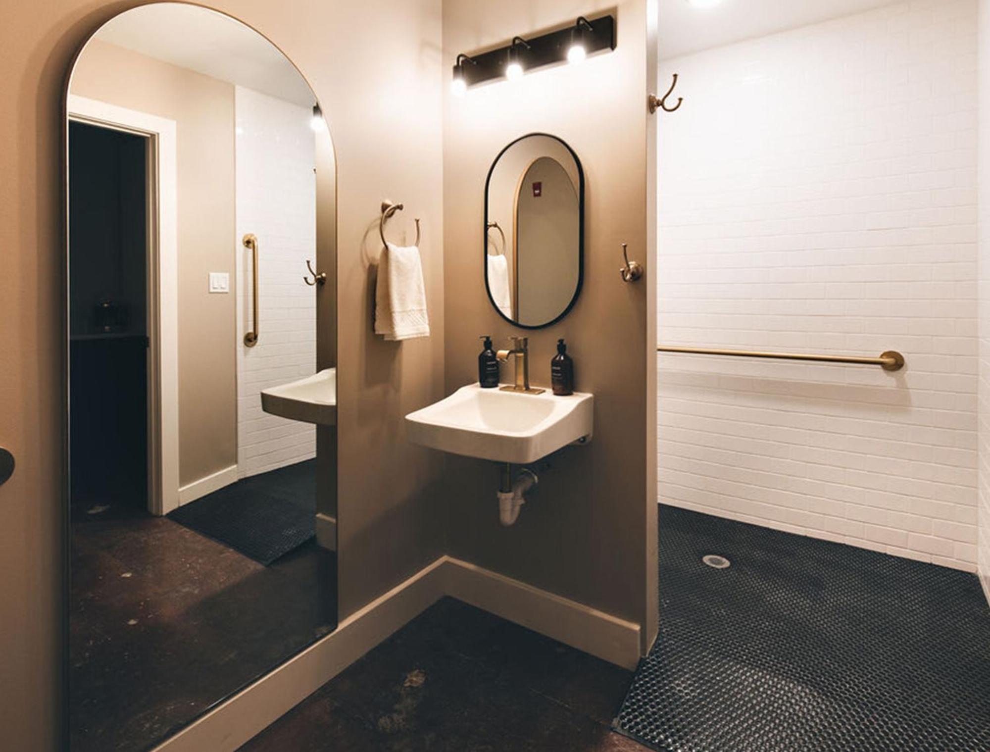 The Bellwether Hotel Луисвил Екстериор снимка